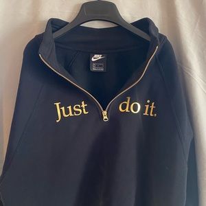 Nike Cropped Quarter Zip Up